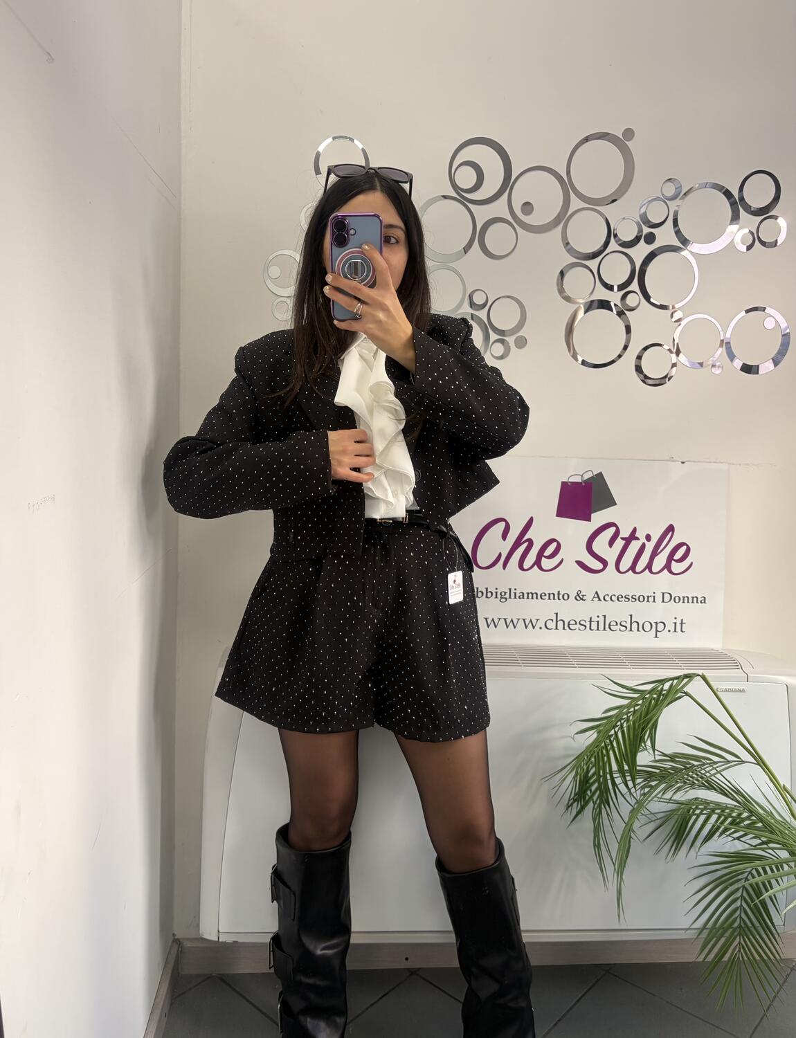 NOVITÀ Shorts brillantinato con cinturina