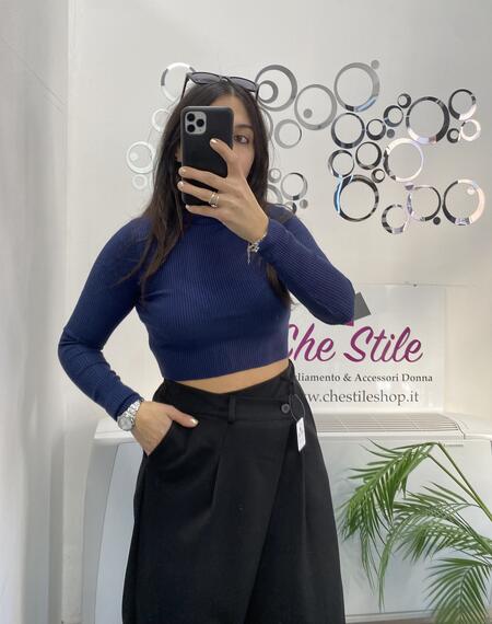 NOVITÀ Pull crop dolcevita a costine 