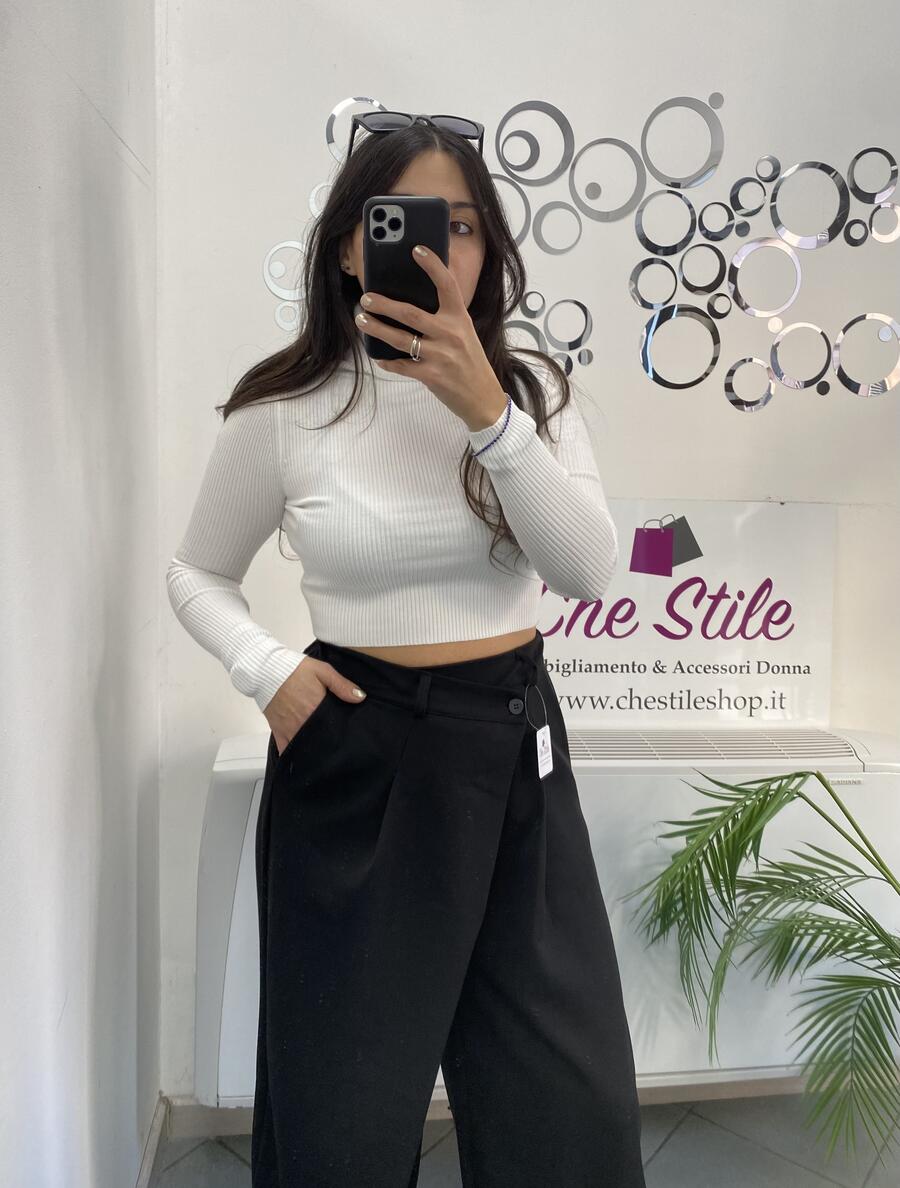 NOVITÀ Pull crop dolcevita a costine 