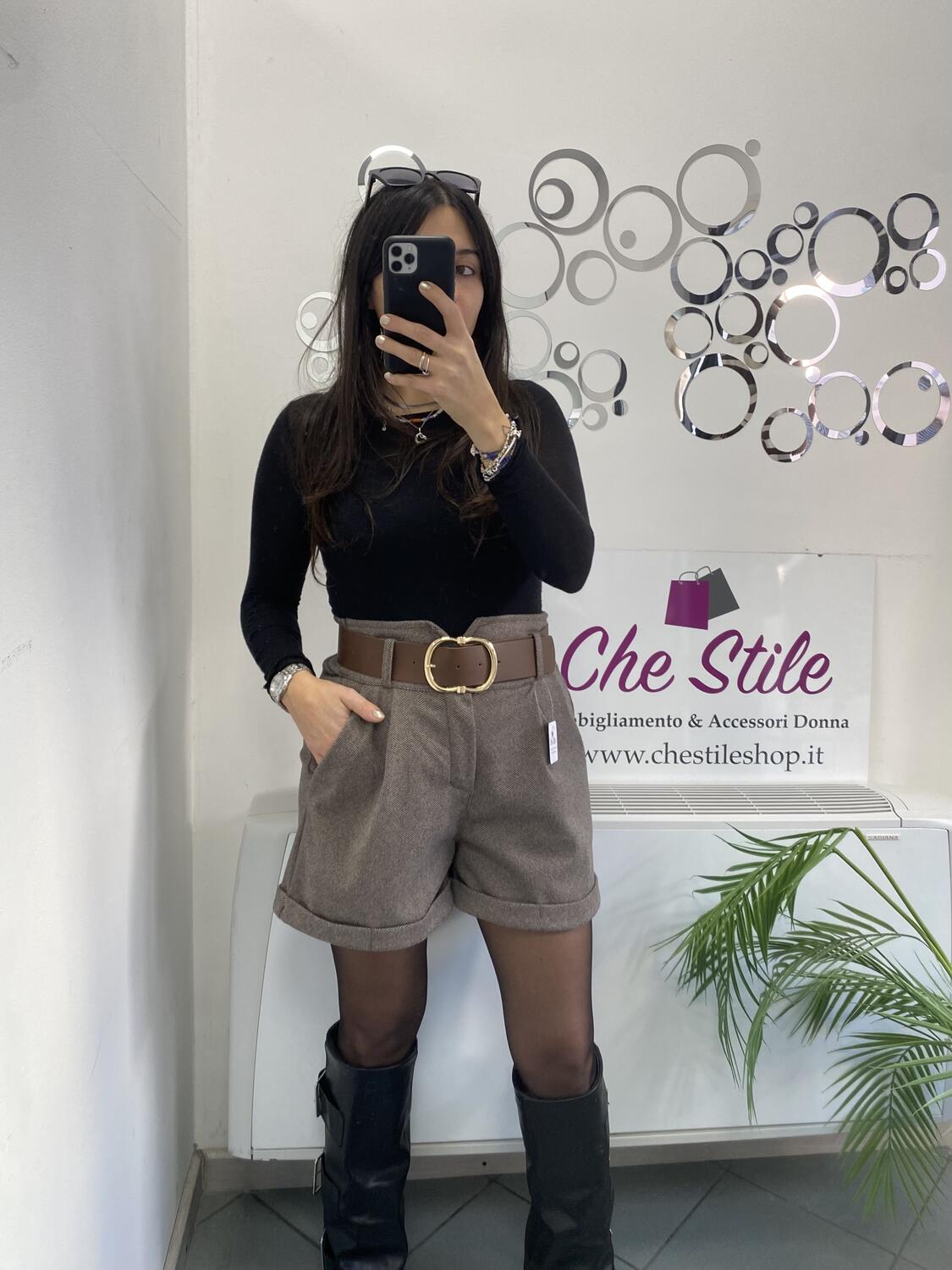 NOVITÀ Shorts in panno spigato a vita alta