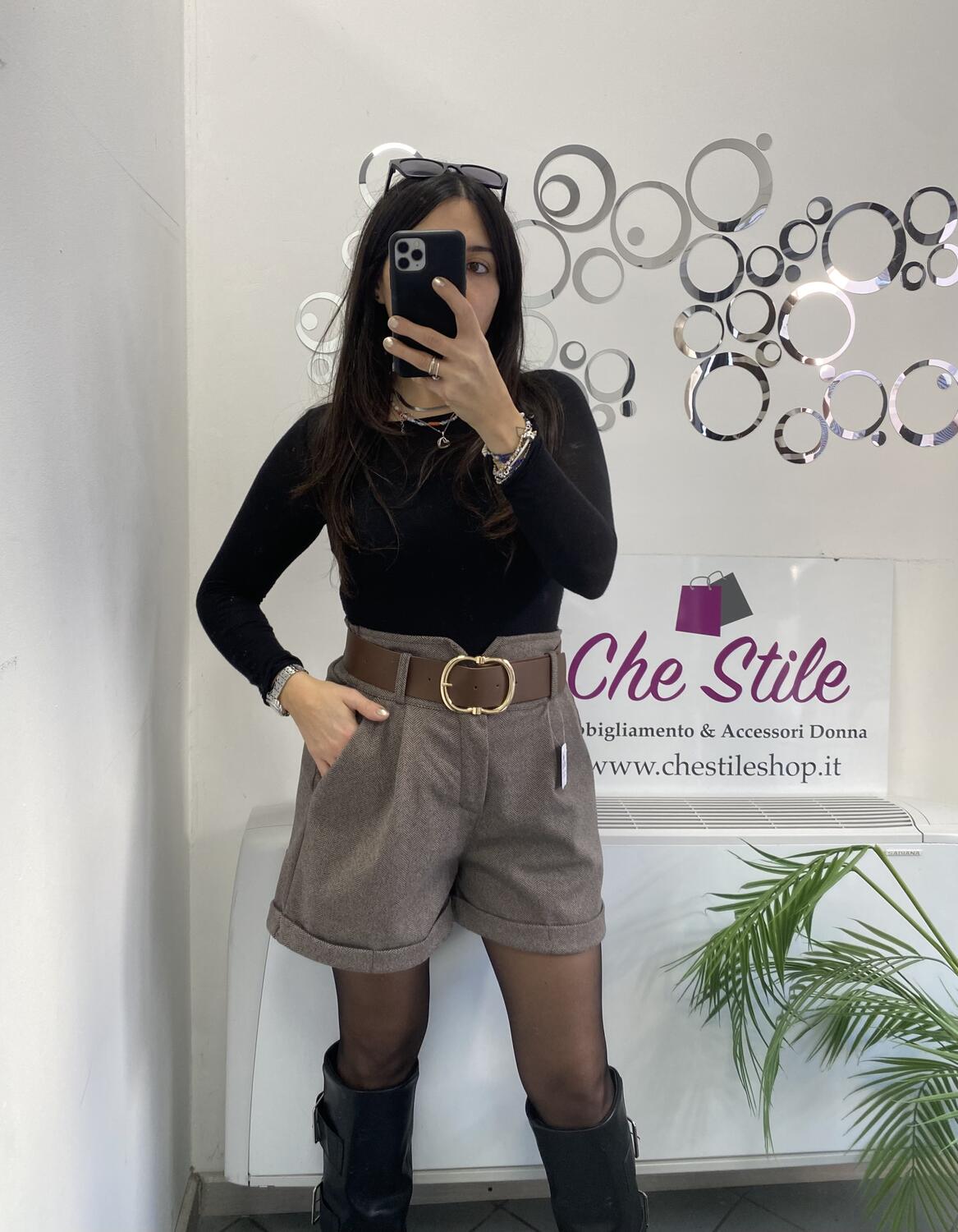 NOVITÀ Shorts in panno spigato a vita alta