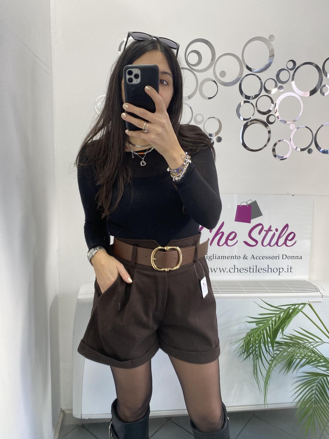 NOVITÀ Shorts in panno spigato a vita alta