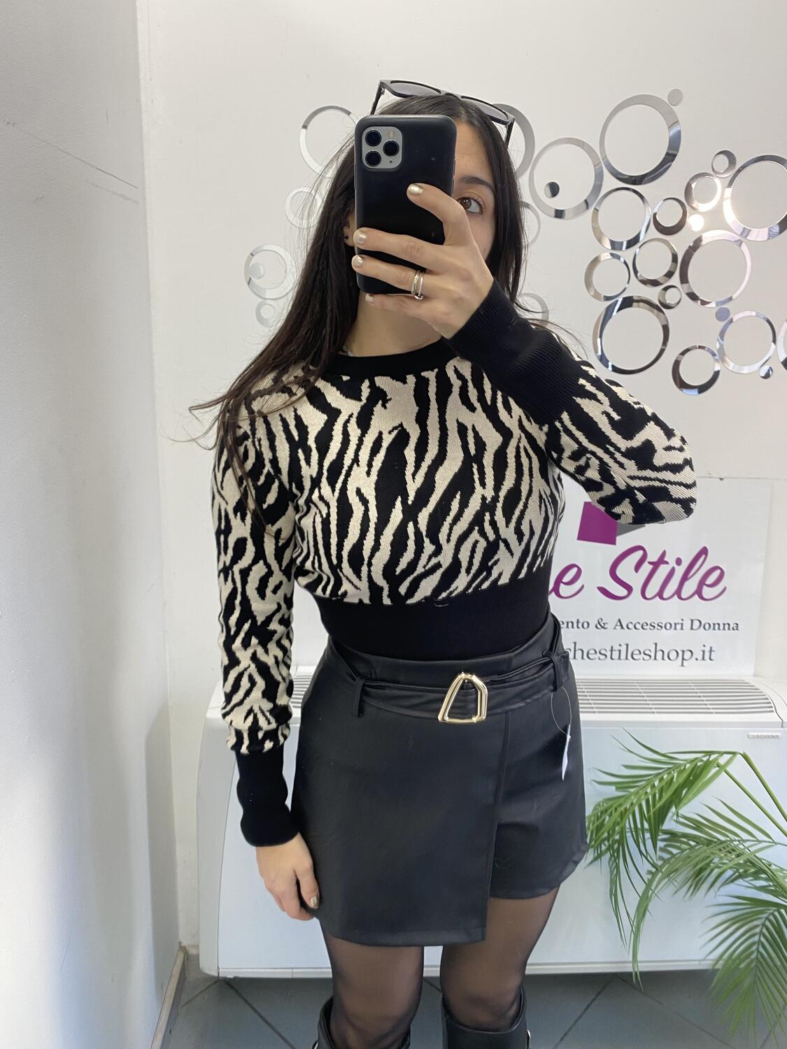 NOVITÀ Pull crop in viscosa maculato o tigrato