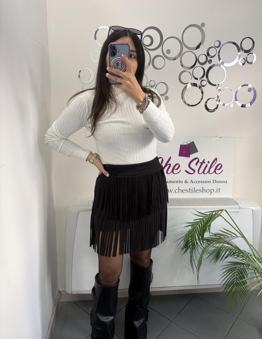 NOVITÀ Mini gonna scamosciata con frange