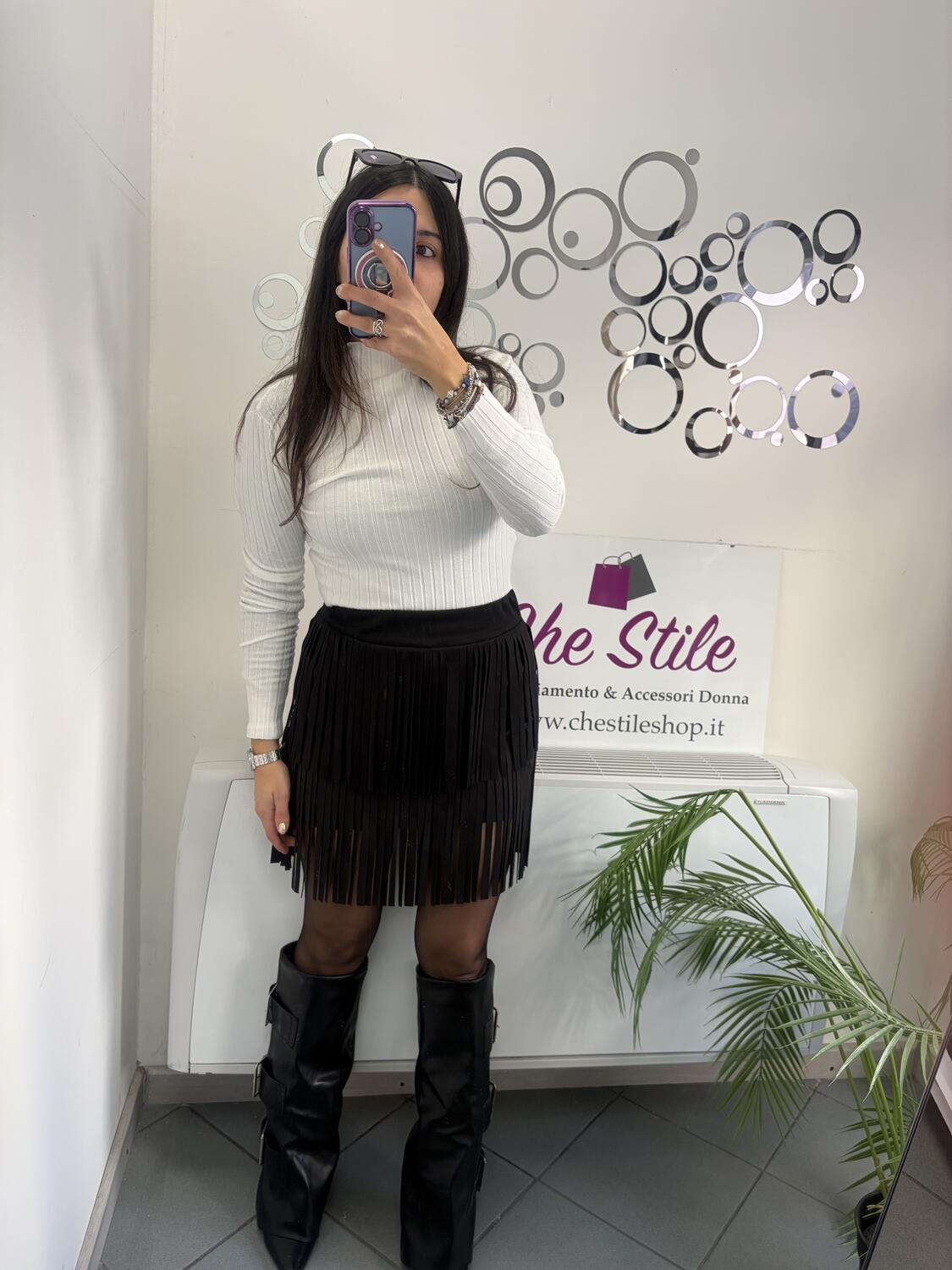 NOVITÀ Mini gonna scamosciata con frange