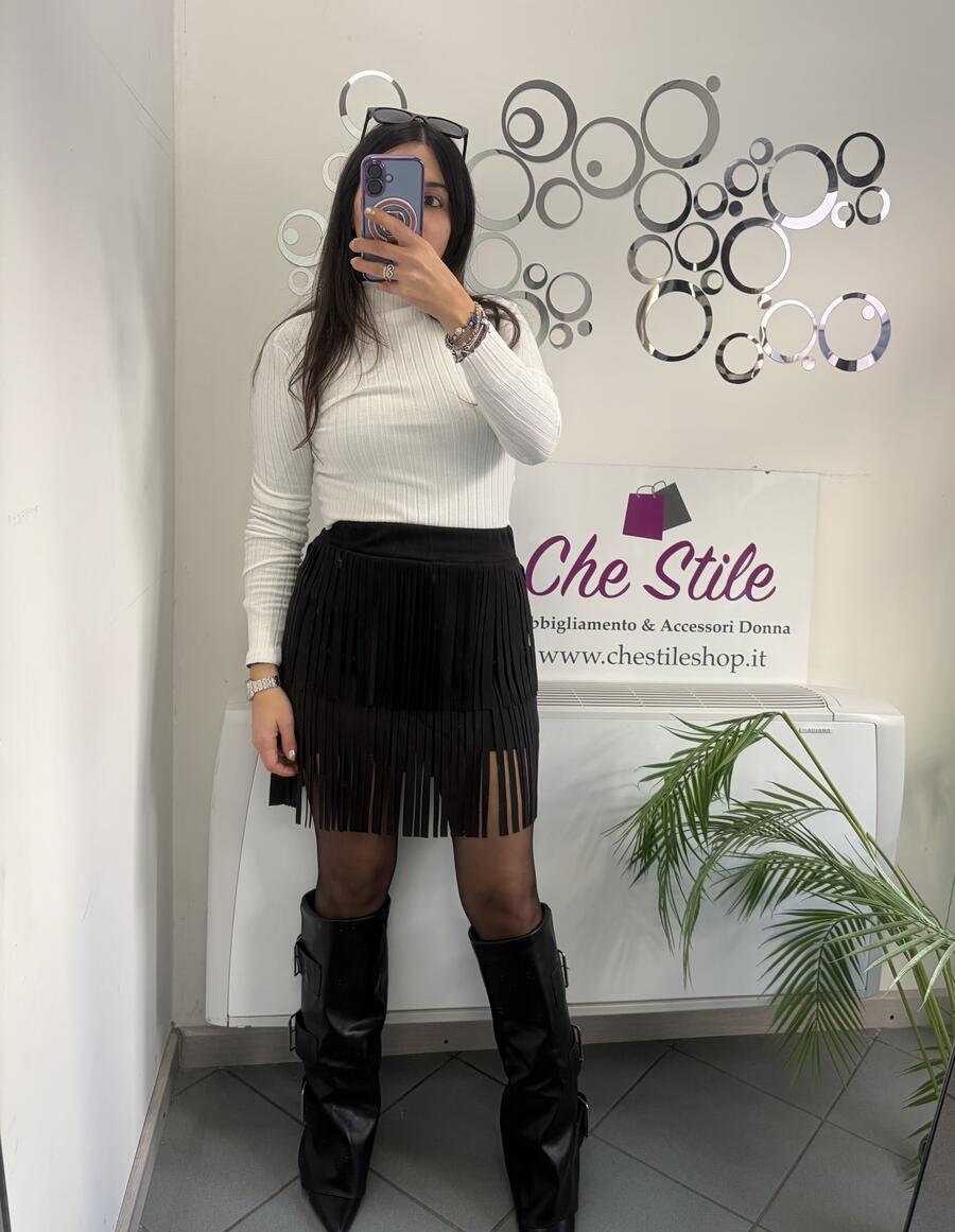 NOVITÀ Mini gonna scamosciata con frange