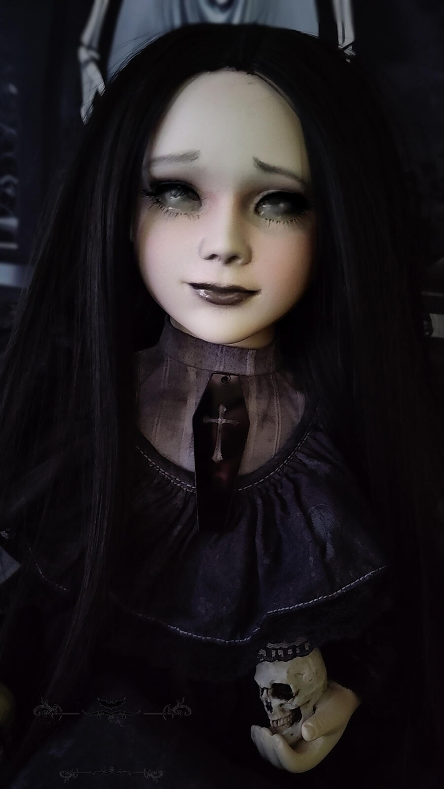 Iza Bambola Gotica occhi fosforescenti