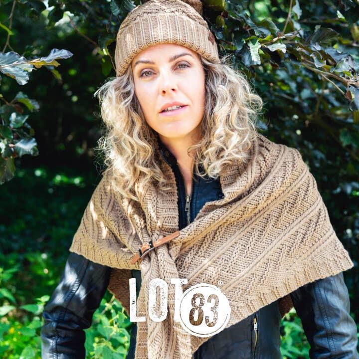 SCIARPA TRIANGOLARE LAVORATA A MAGLIA FLEUR TAUPE