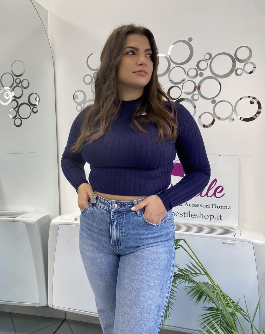 NOVITÀ Lupetto crop a costine larghe