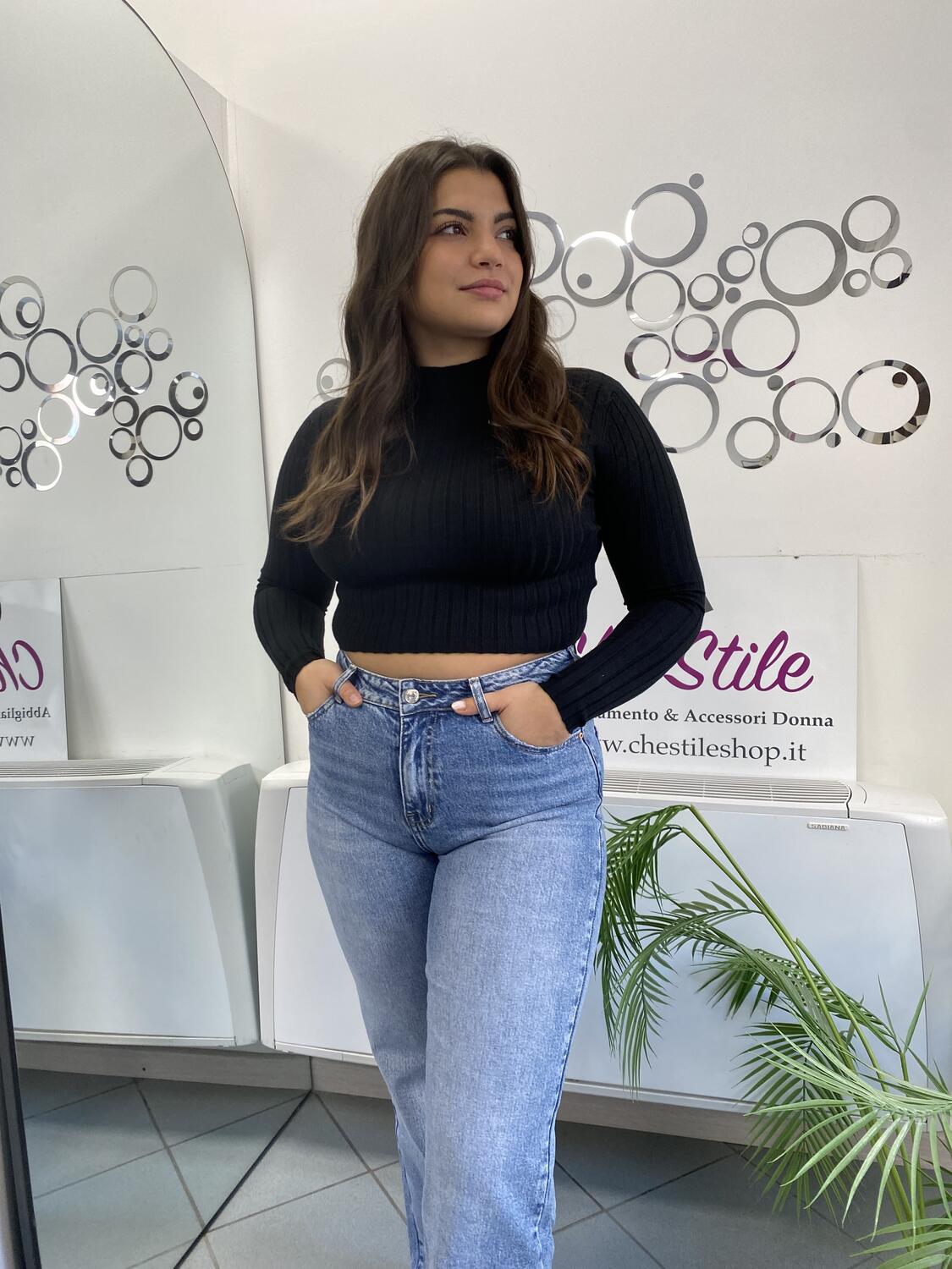 NOVITÀ Lupetto crop a costine larghe