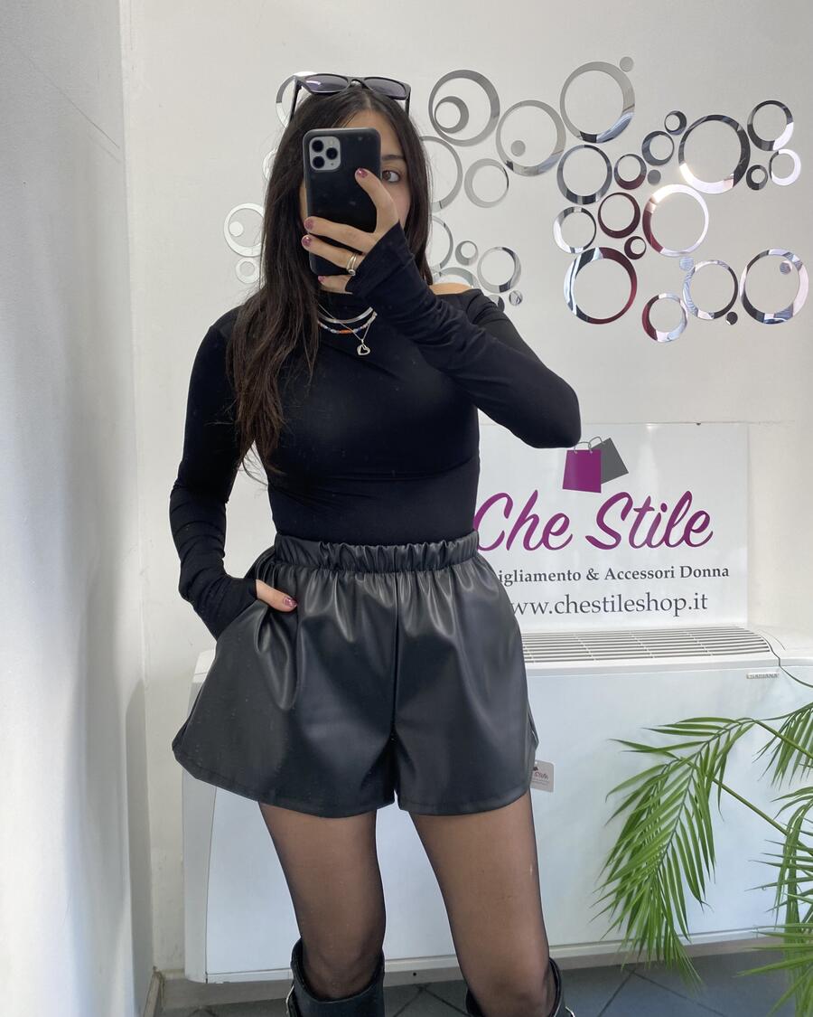 NOVITÀ Body scollo asimmetrico con polsini