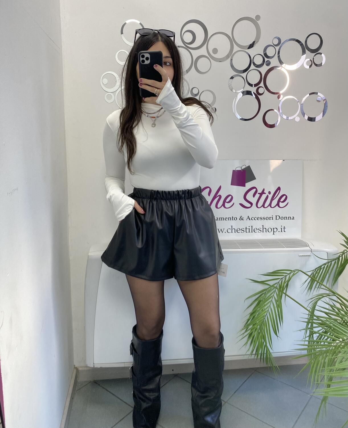 NOVITÀ Body scollo asimmetrico con polsini