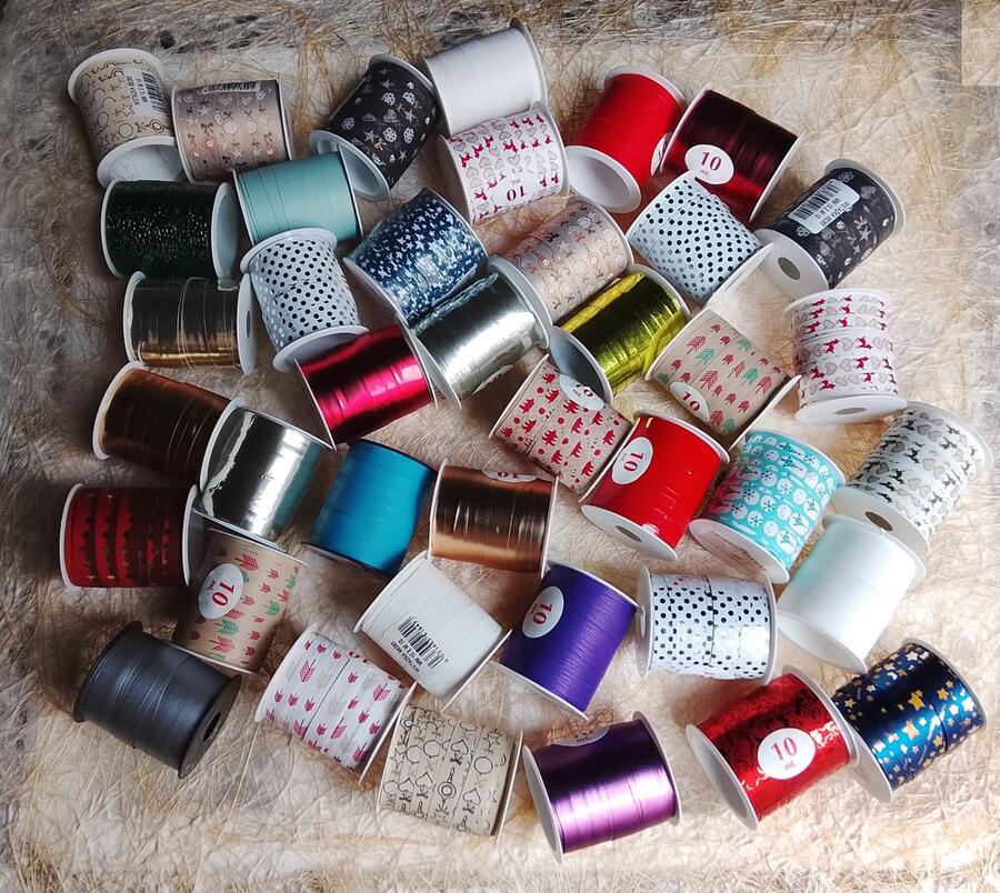 Confezione 12 rotoli nastri natalizi assortiti