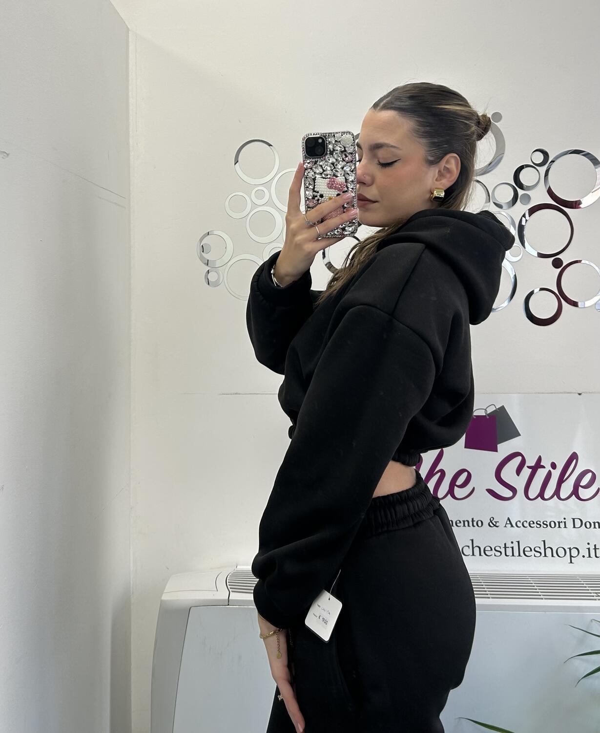 NOVITÀ Felpina crop con cappuccio felpata