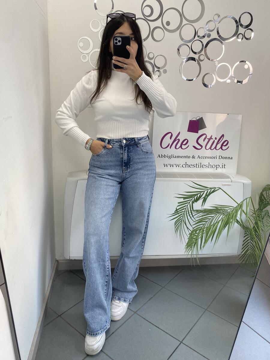 NOVITÀ Jeans straight leg a vita alta