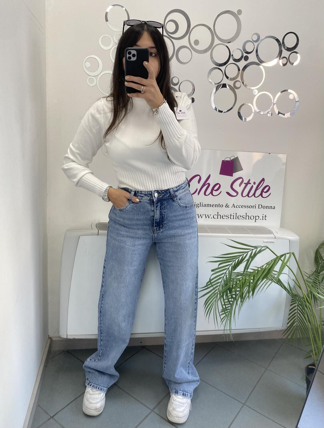 NOVITÀ Jeans straight leg a vita alta