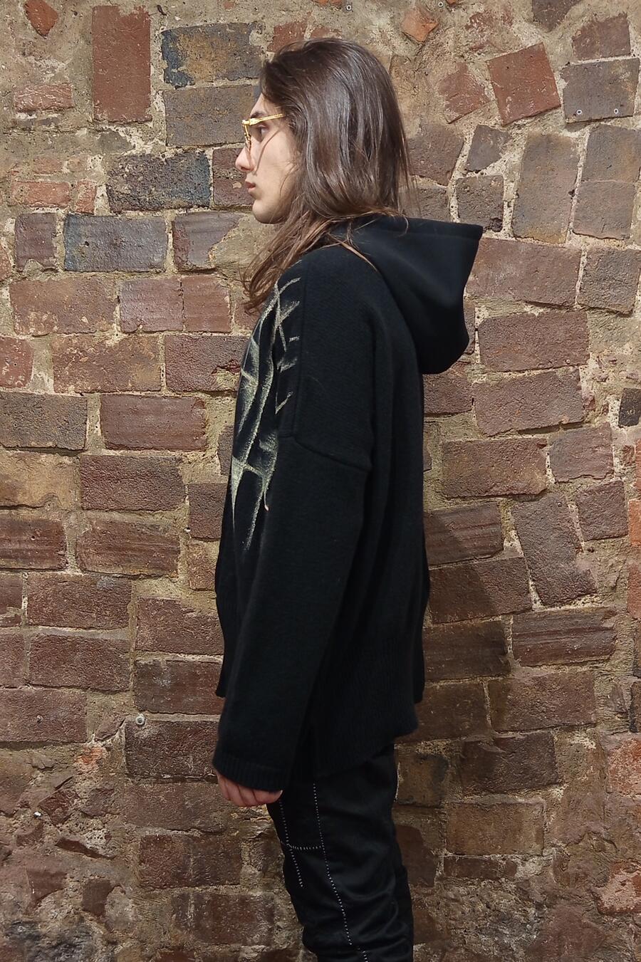 bl1T - Maglia con cappuccio