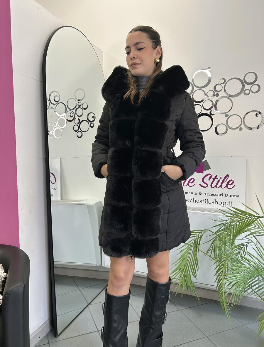 NOVITÀ Piumino invernale con inserti in eco pelliccia