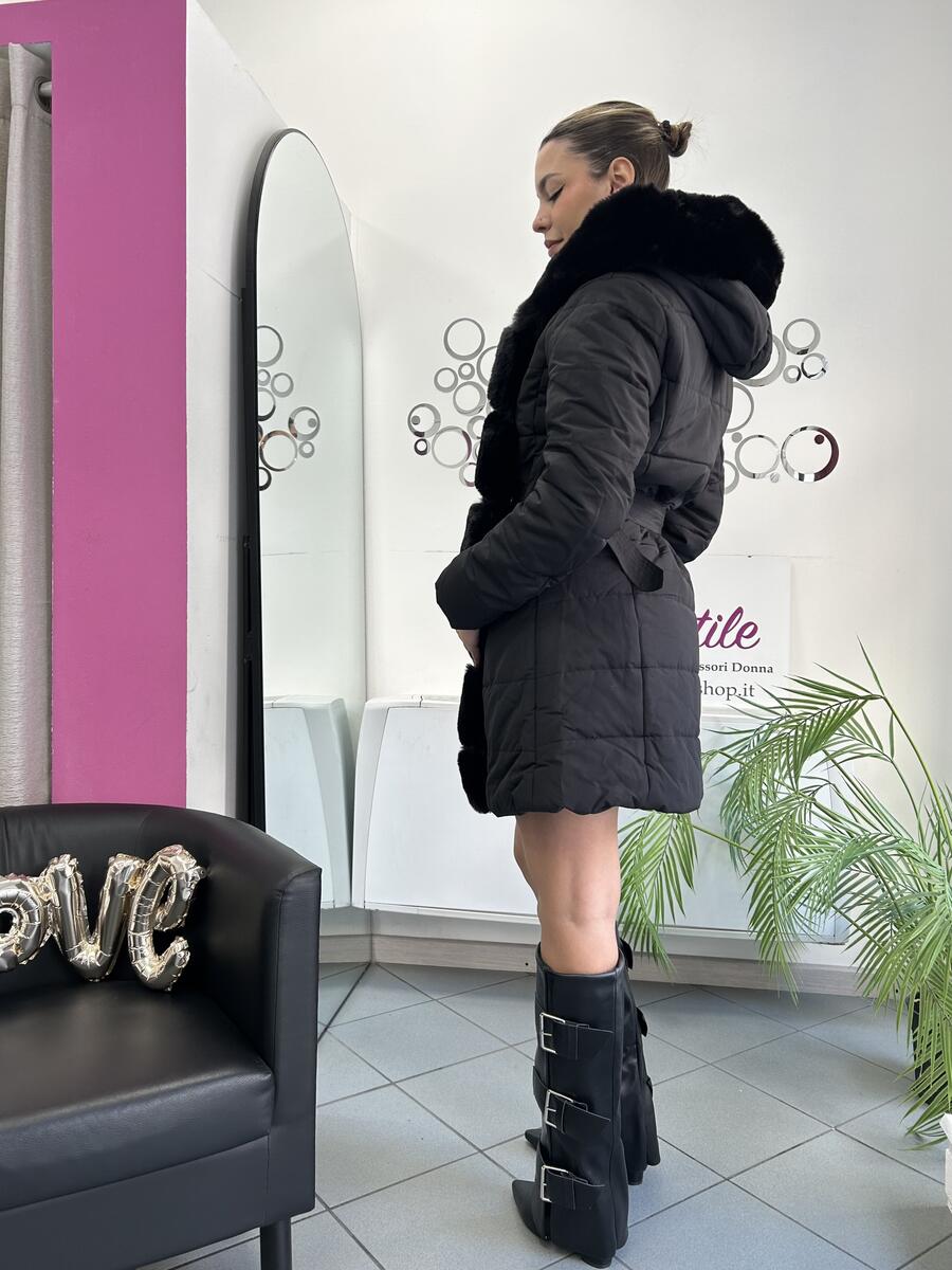 NOVITÀ Piumino invernale con inserti in eco pelliccia