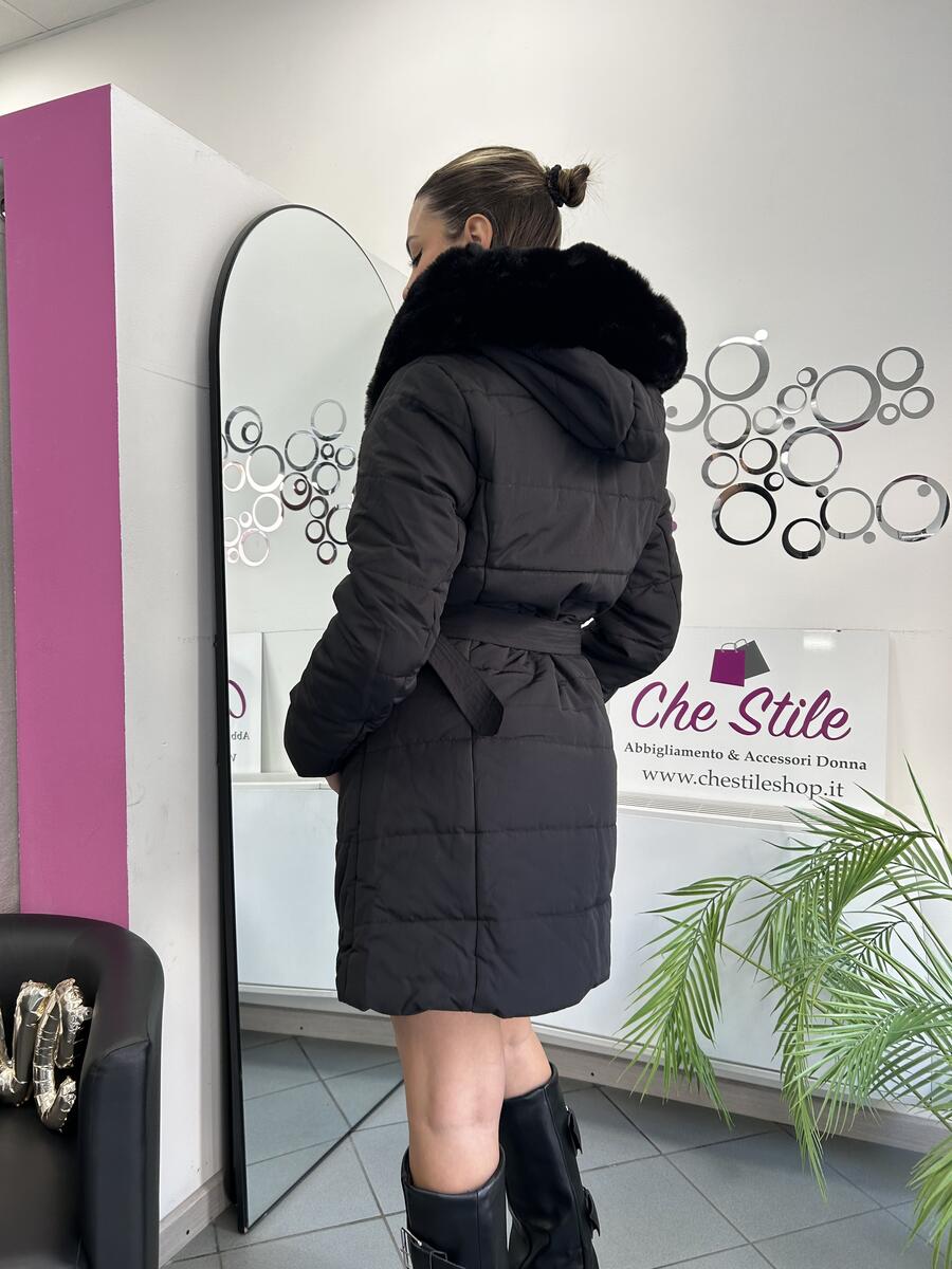 NOVITÀ Piumino invernale con inserti in eco pelliccia