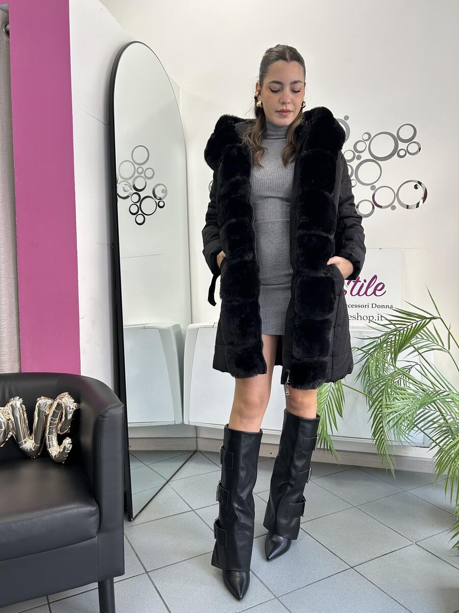 NOVITÀ Piumino invernale con inserti in eco pelliccia
