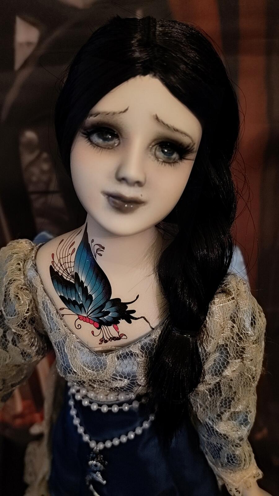 Jolie bambola in porcellana pezzo unico