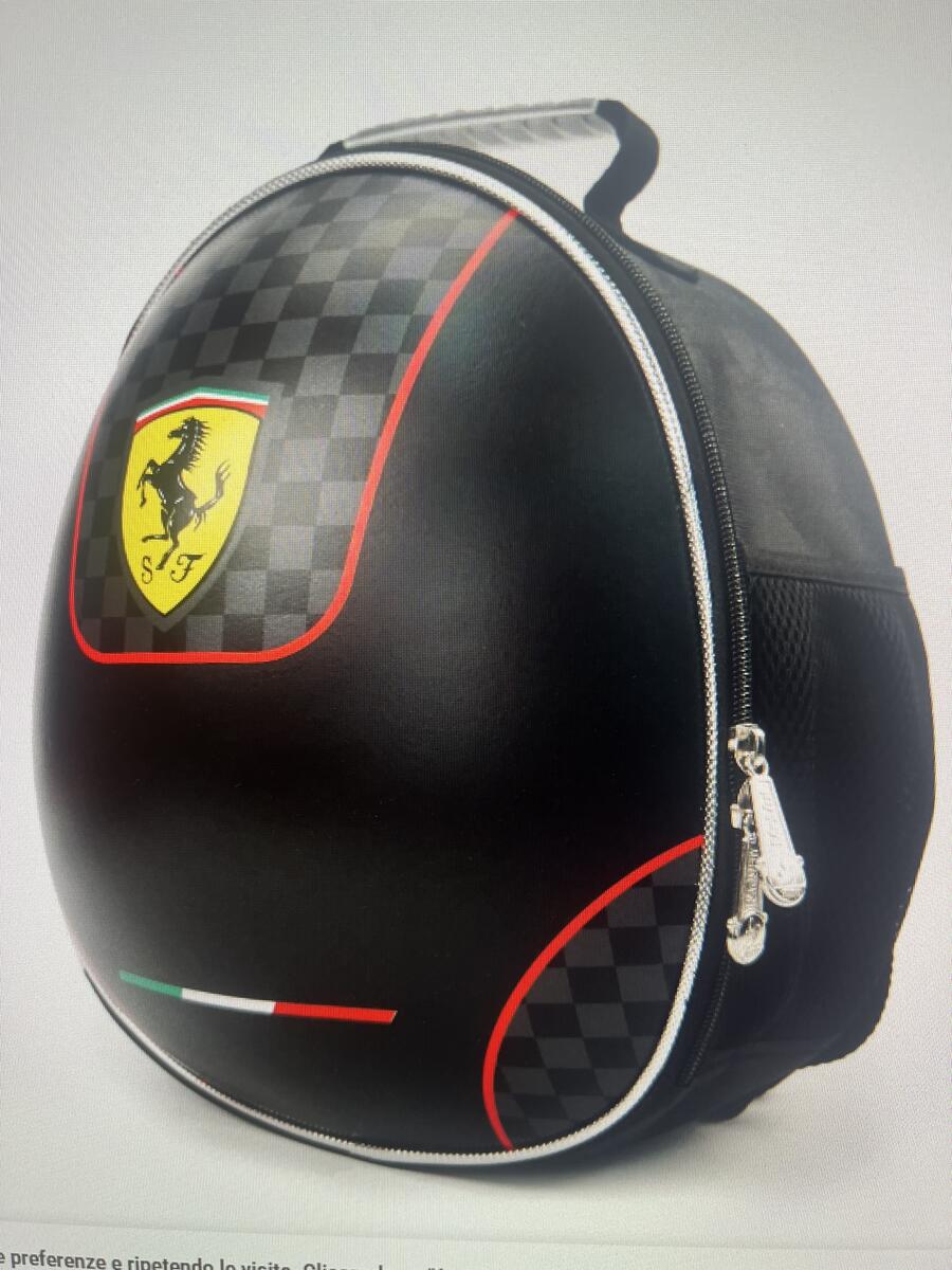 Zaino Ferrari per bambini Nero Lucido con tasche interne ed esterne - OBF91