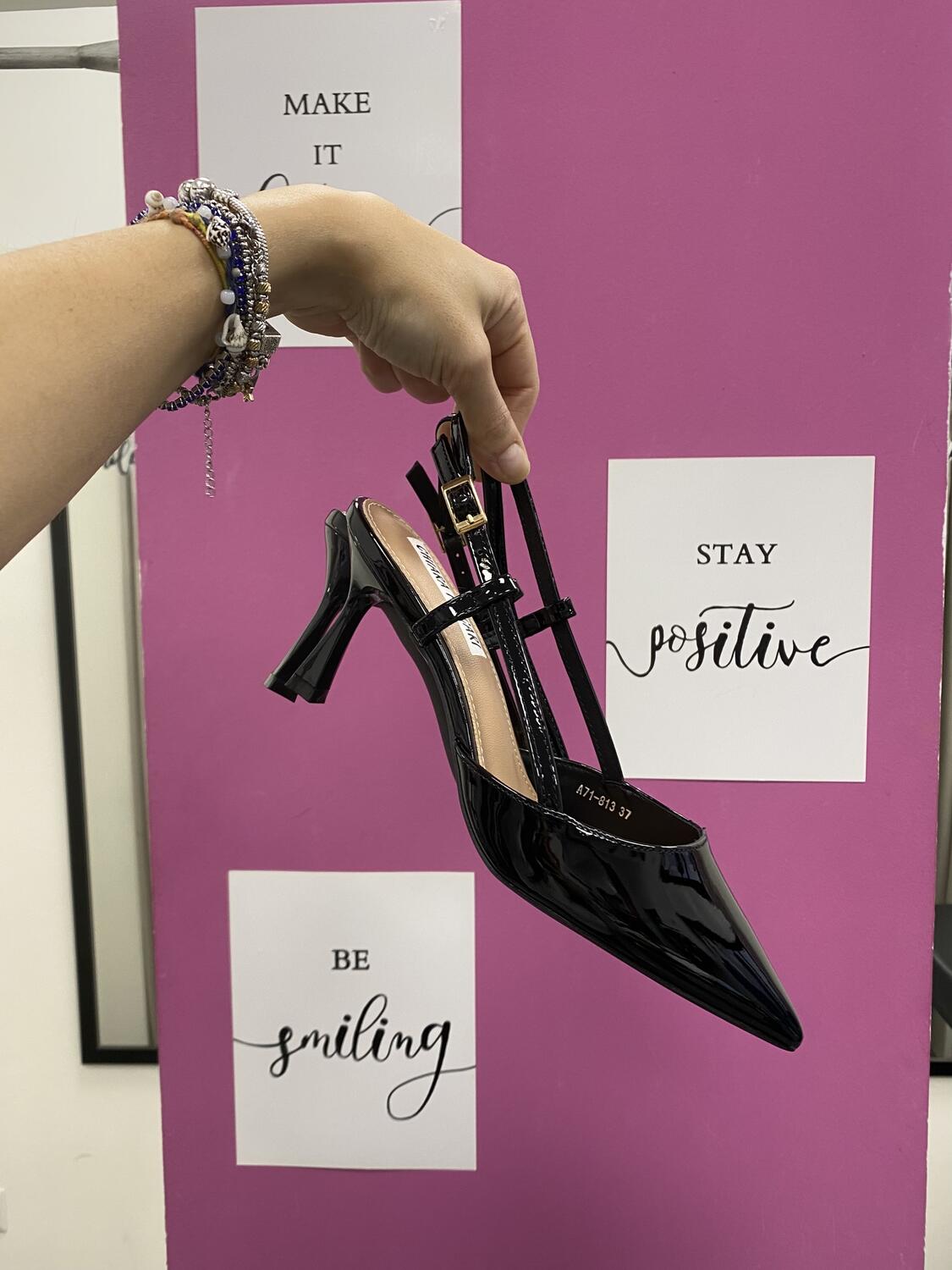 NOVITÀ Slingback in vernice 