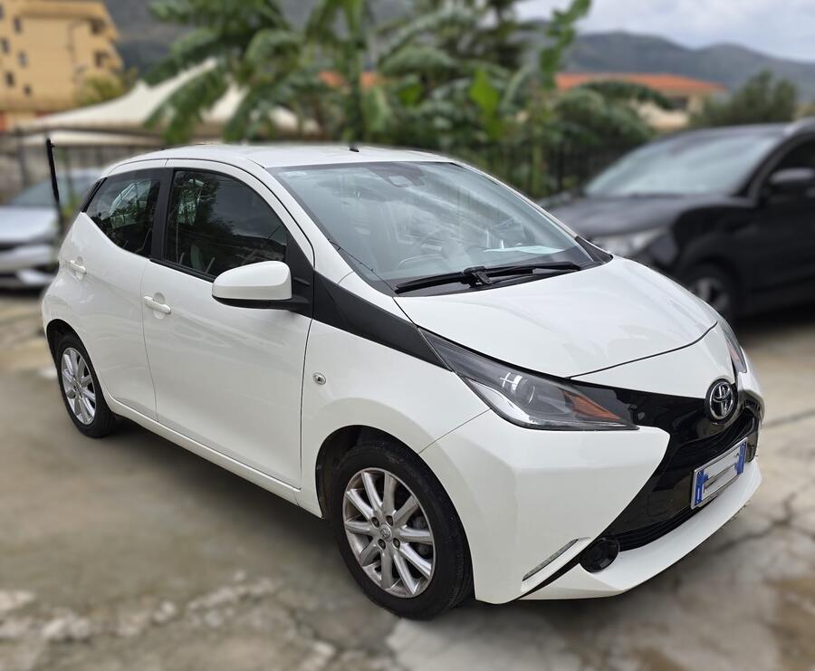 Toyota Aygo 1.0 VVT-i 69 CV 5 porte x-play 