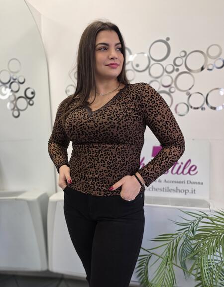 NOVITÀ Maglia maculata scollo a V in pizzo