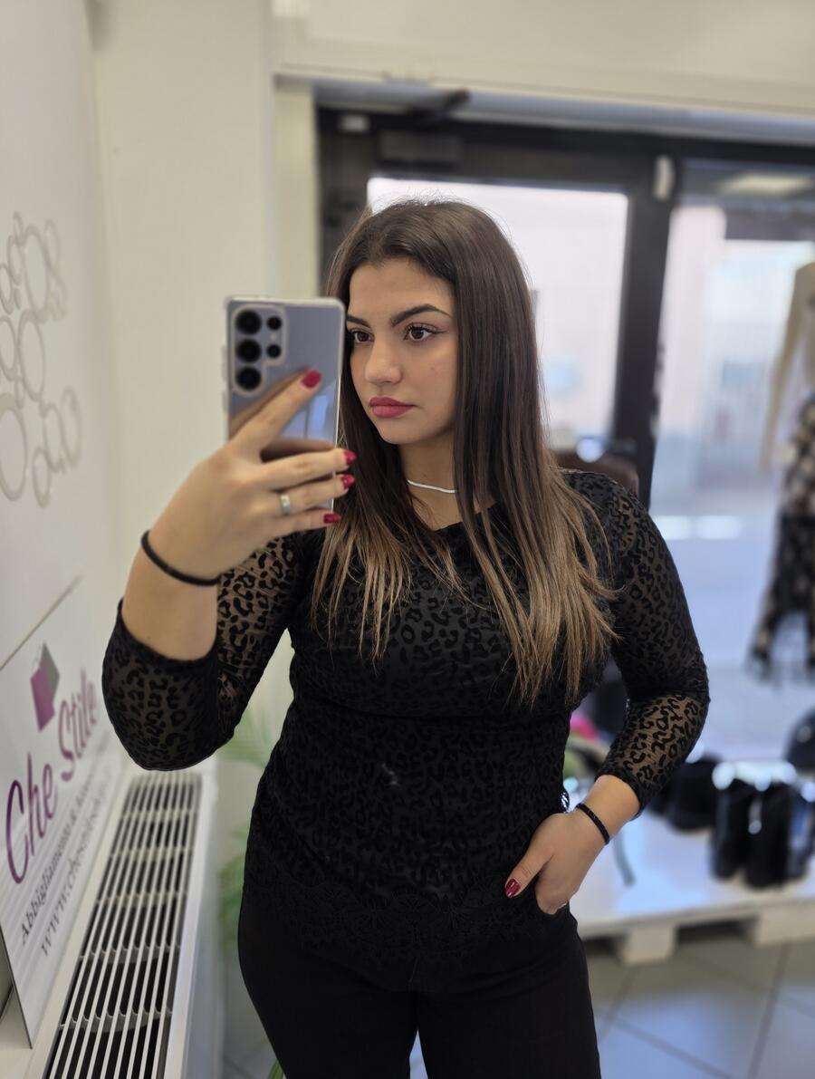 NOVITÀ Maglia maculata asimmetrica in pizzo