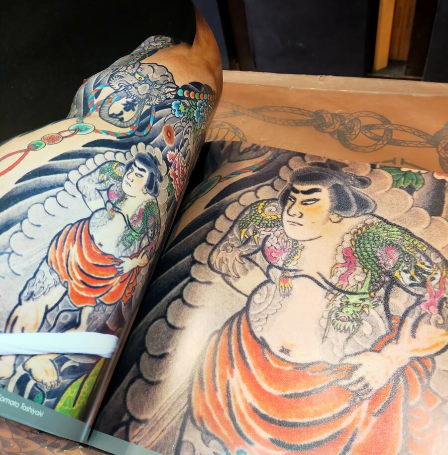 Horikazu - Tatuaggi Tradizionali del Giappone - Vita e Opere del Maestro di Asakusa