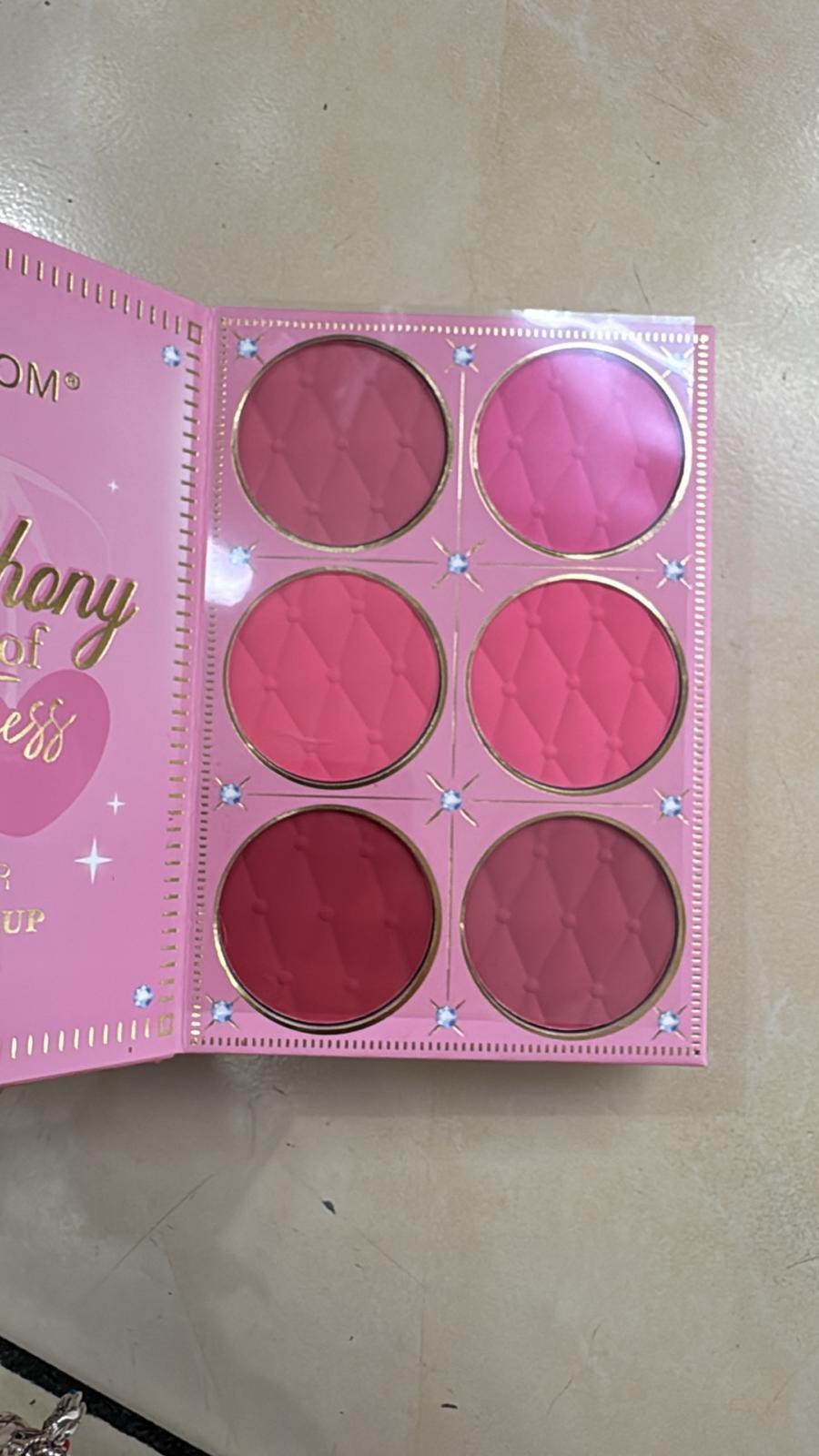 ROMCOM DAZZLE IN EVERY GLOW 8in1[Q.ta minima 3 trousse]