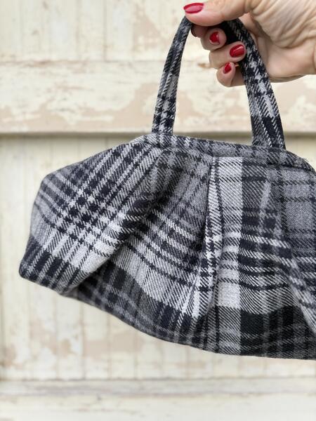 Soft bag quadri grigi