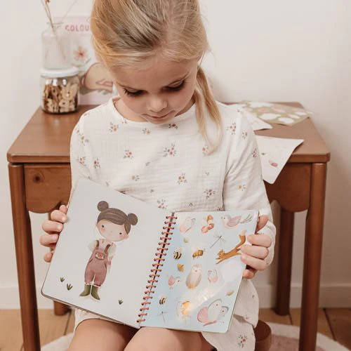 Libro Dress me up con stickers - Fairy Garden