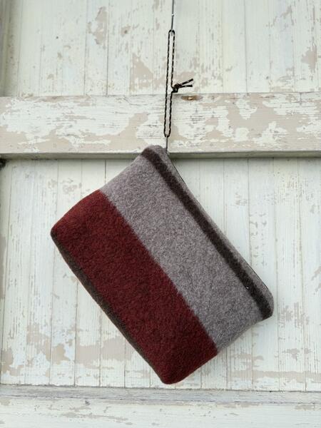 Clutch righe bordeaux e beige