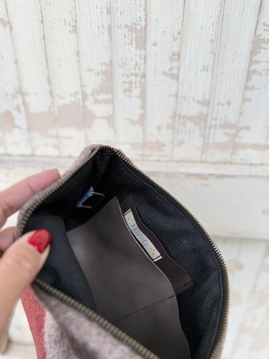 Clutch righe bordeaux e beige