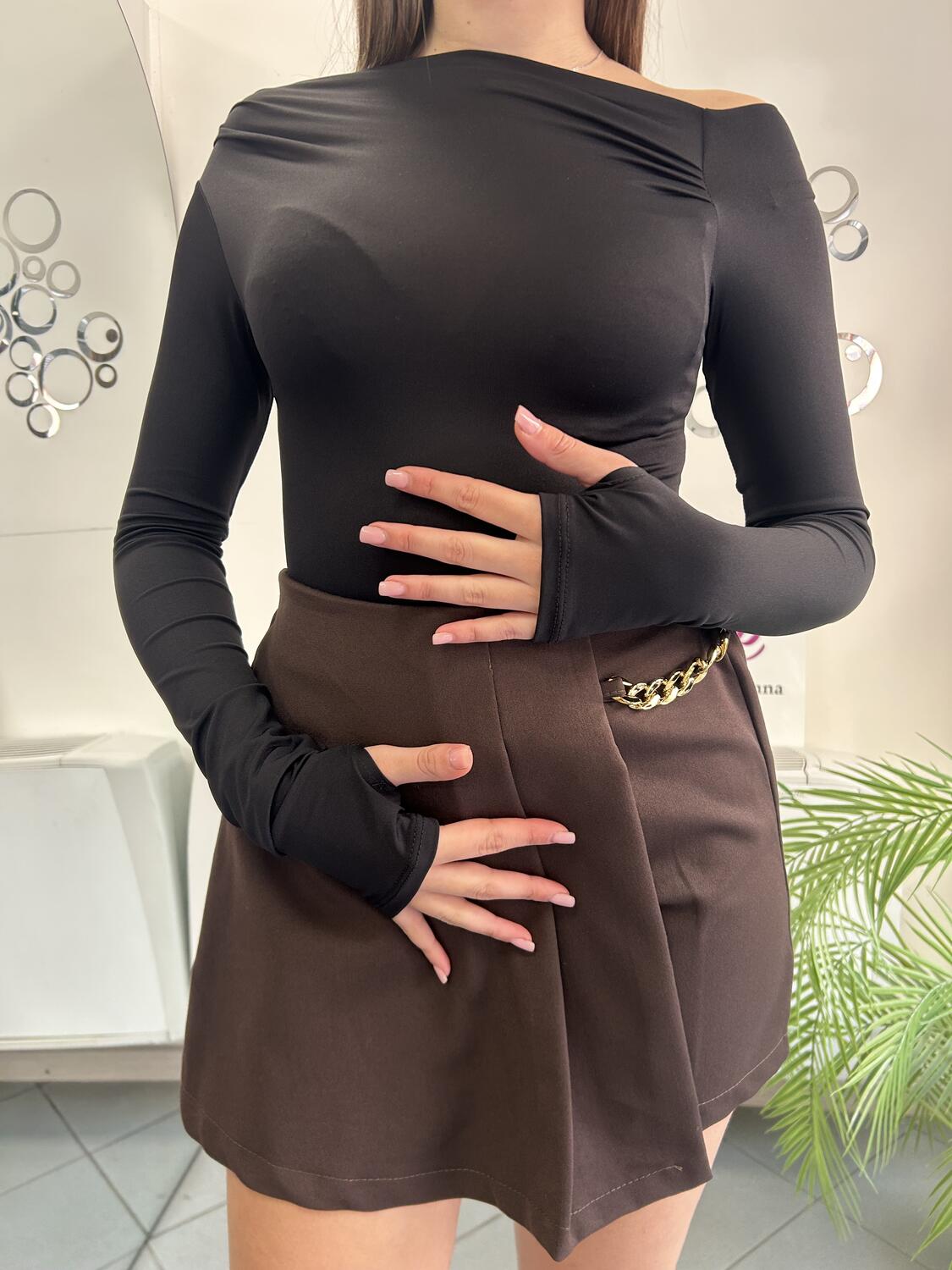 NOVITÀ Body scollo asimmetrico con polsini