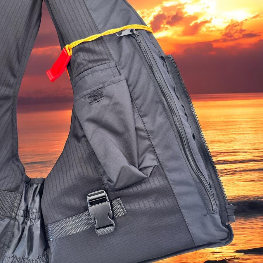 Gilet Salvagente mod. Garda 100 N - CE con 6 tasche , fischietto e cappuccio 