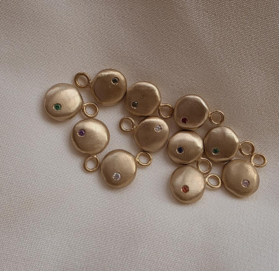 Ciondolo pepita con pietra di nascita