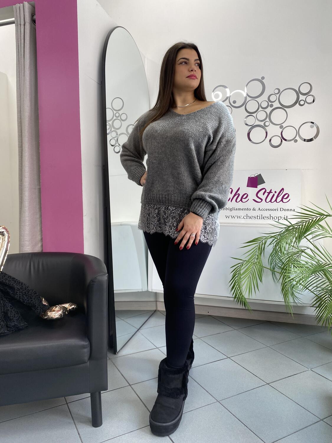 NOVITÀ Maxi pull scollo a V bordo in pizzo