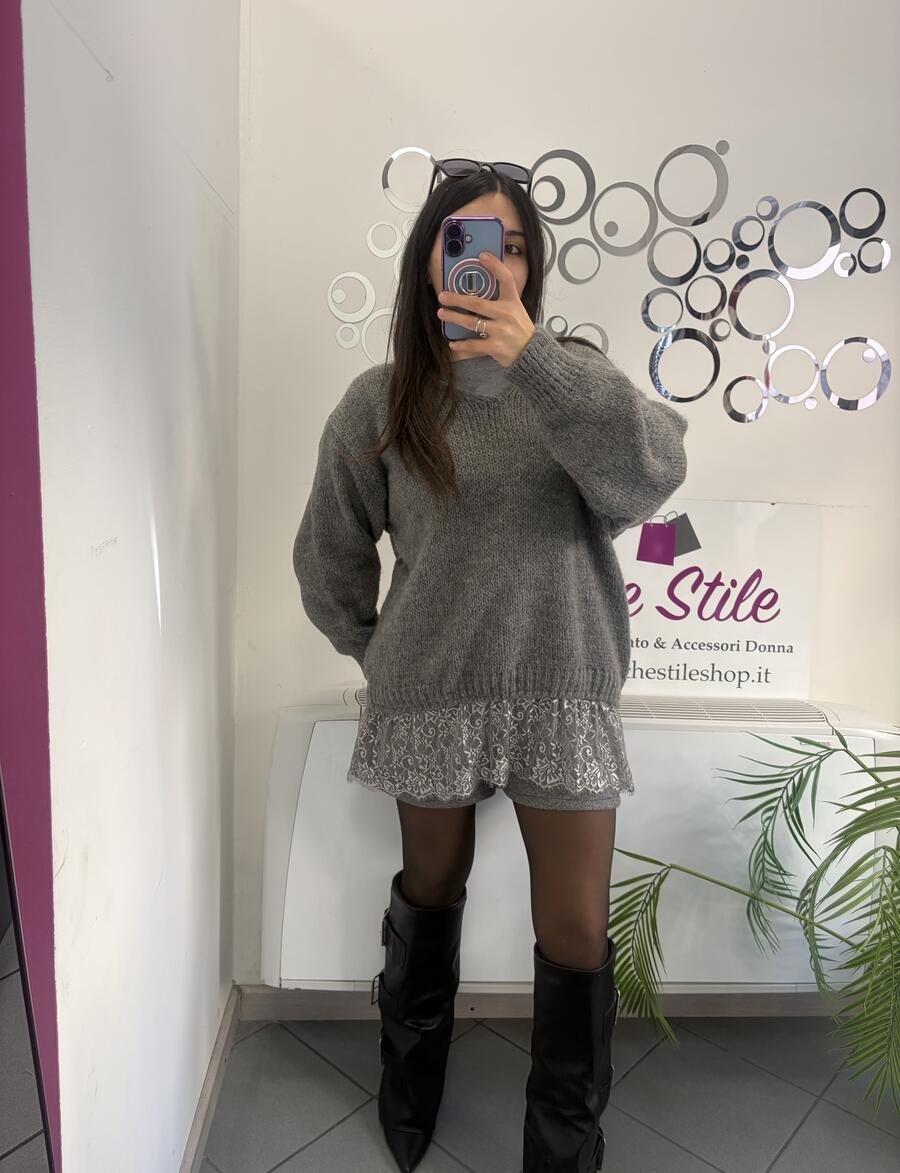 NOVITÀ Maxi pull scollo a V bordo in pizzo