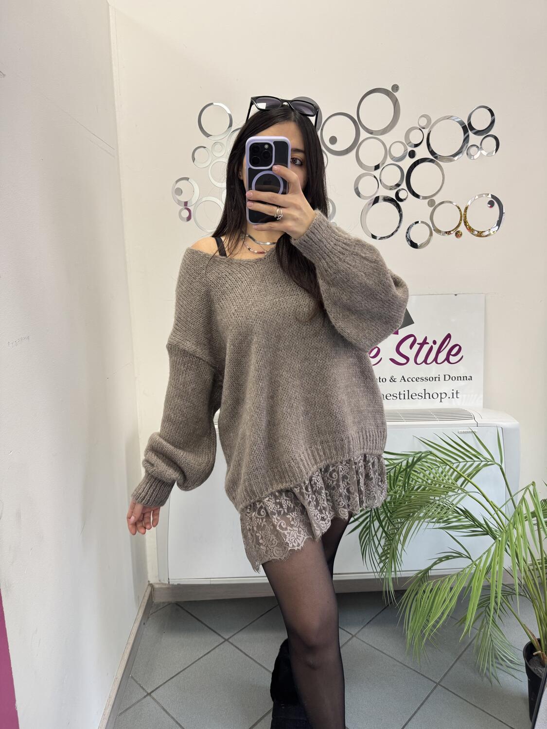 NOVITÀ Maxi pull scollo a V bordo in pizzo