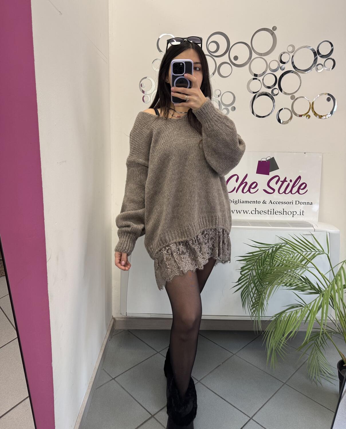 NOVITÀ Maxi pull scollo a V bordo in pizzo