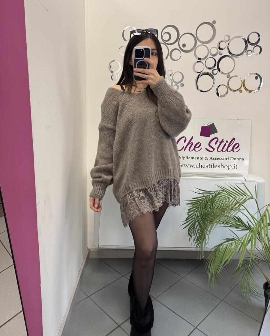 NOVITÀ Maxi pull scollo a V bordo in pizzo