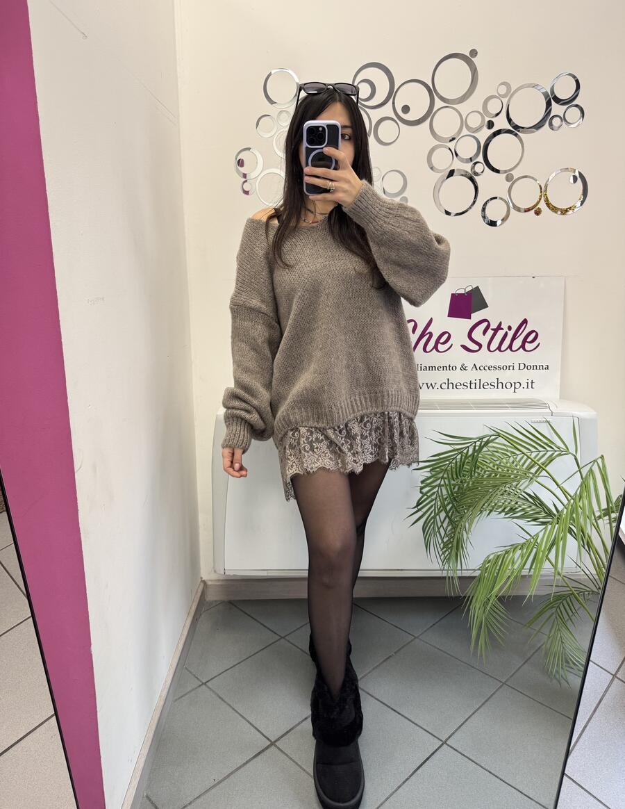 NOVITÀ Maxi pull scollo a V bordo in pizzo