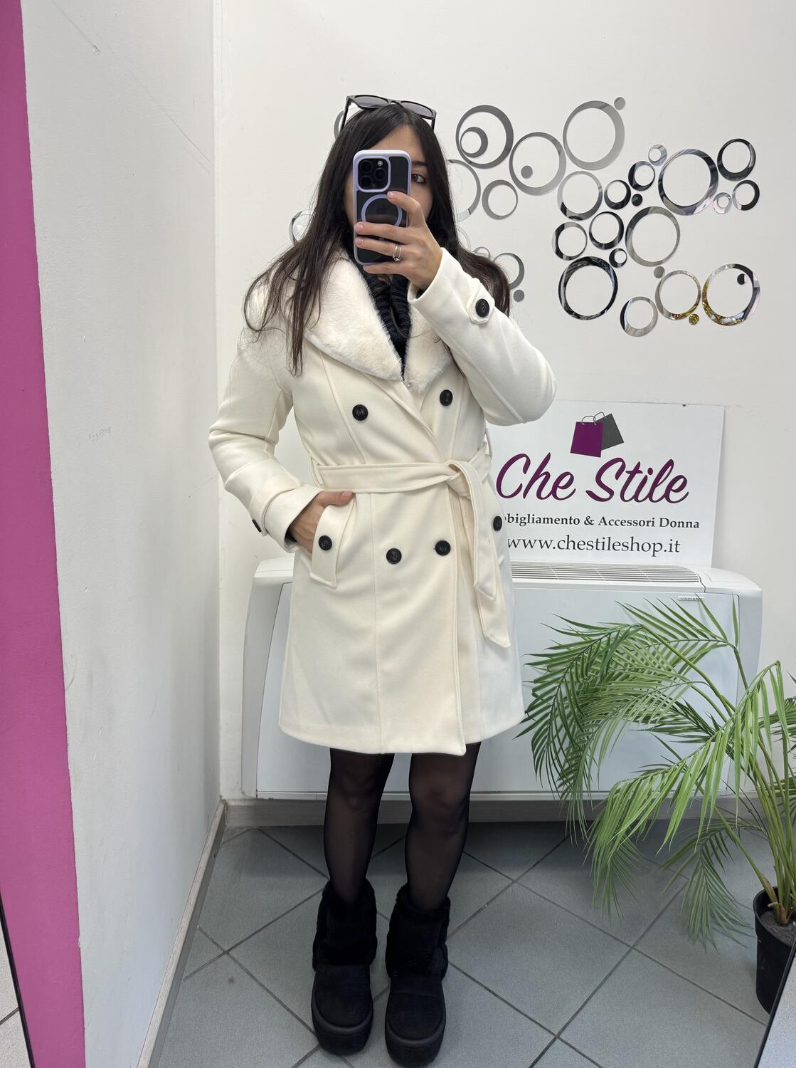 NOVITÀ Cappotto midi con dettaglio eco pelliccia