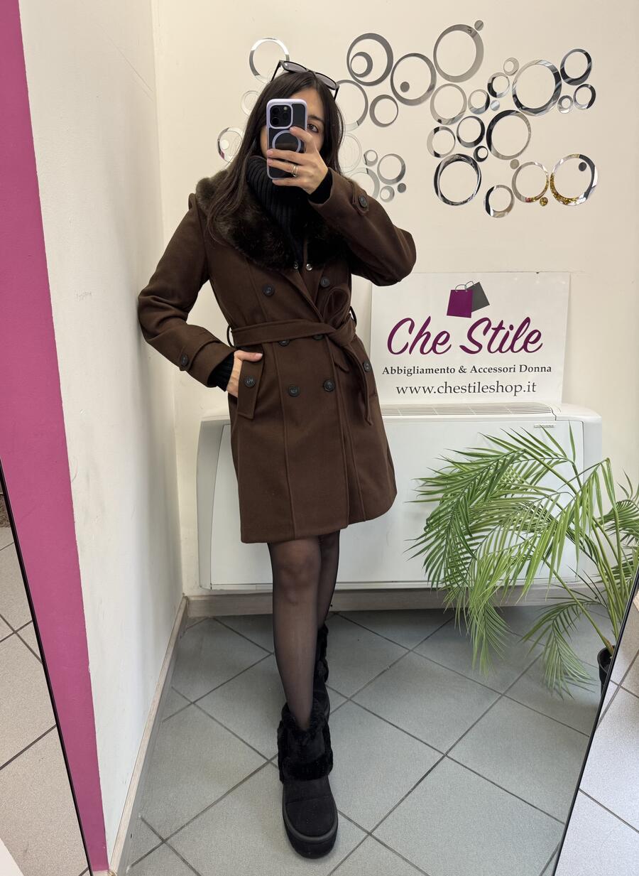 NOVITÀ Cappotto midi con dettaglio eco pelliccia
