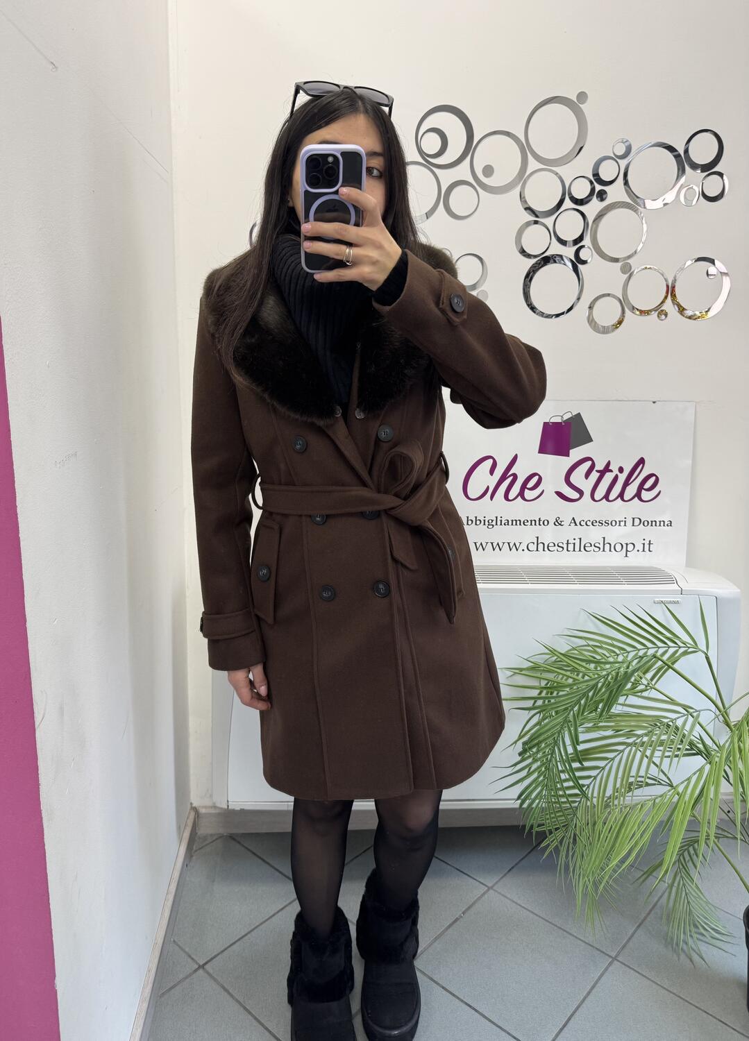 NOVITÀ Cappotto midi con dettaglio eco pelliccia