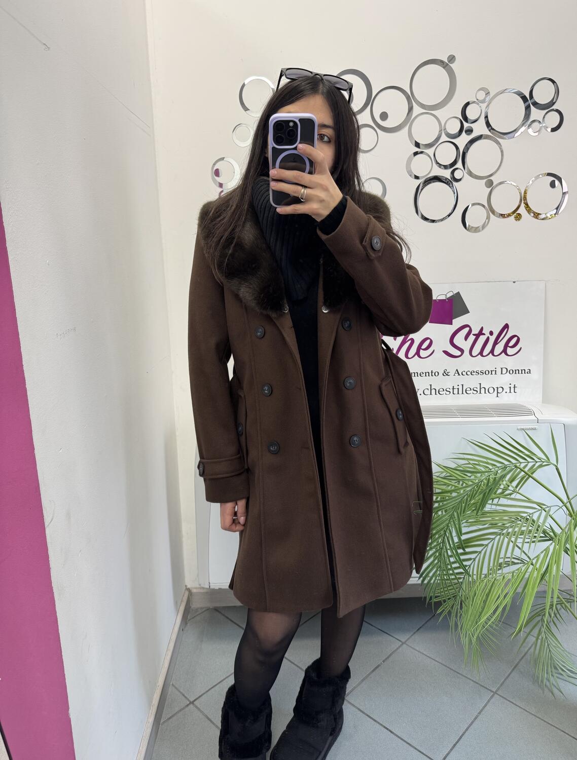 NOVITÀ Cappotto midi con dettaglio eco pelliccia